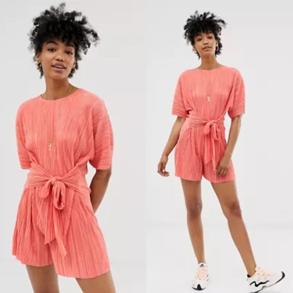 NWT ASOS DESIGN plisse tie front short sleeve romper, Size 4